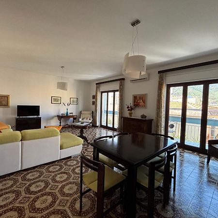 Archimede Lounge Apartment Чефалу Екстериор снимка