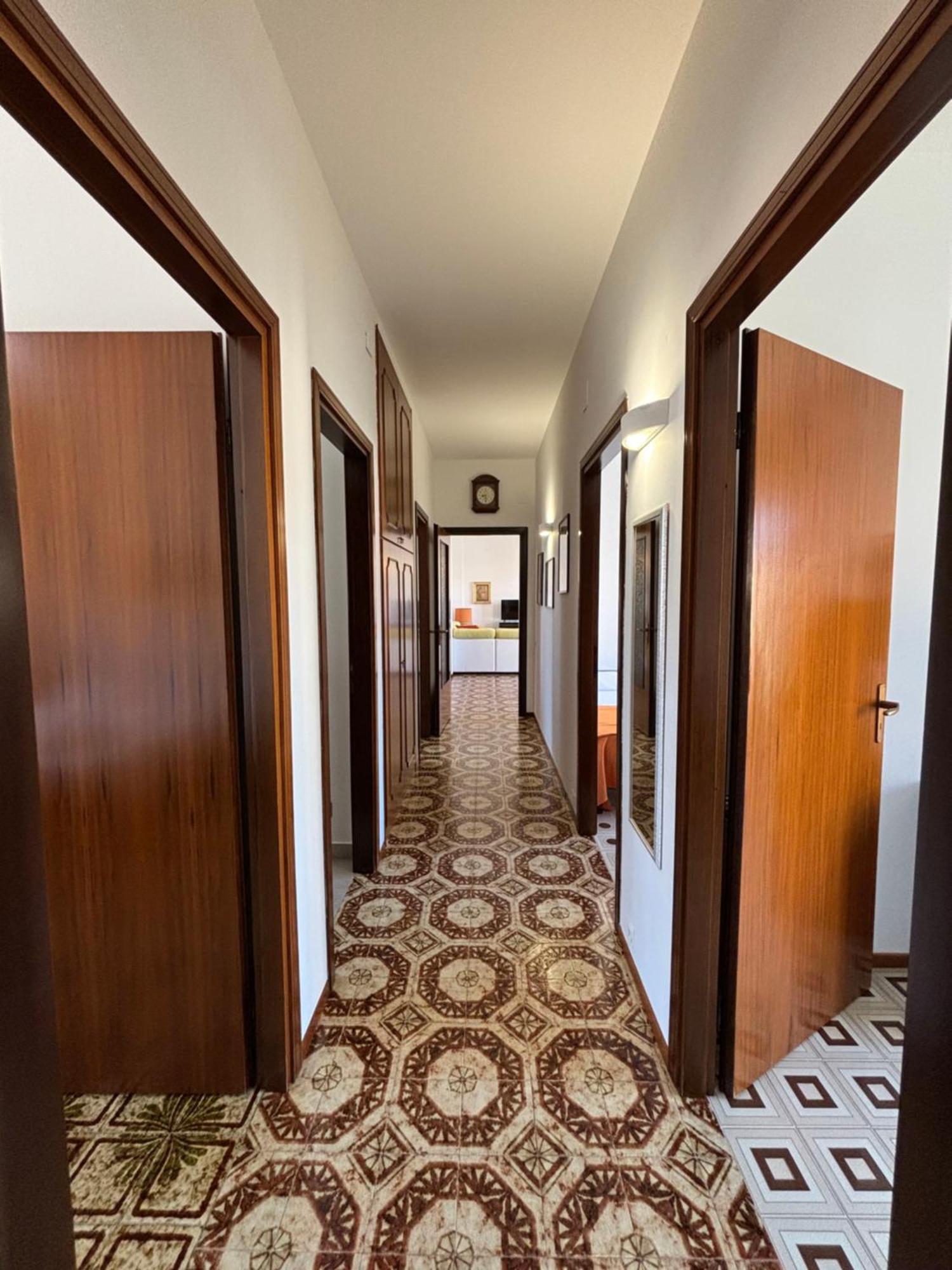 Archimede Lounge Apartment Чефалу Екстериор снимка