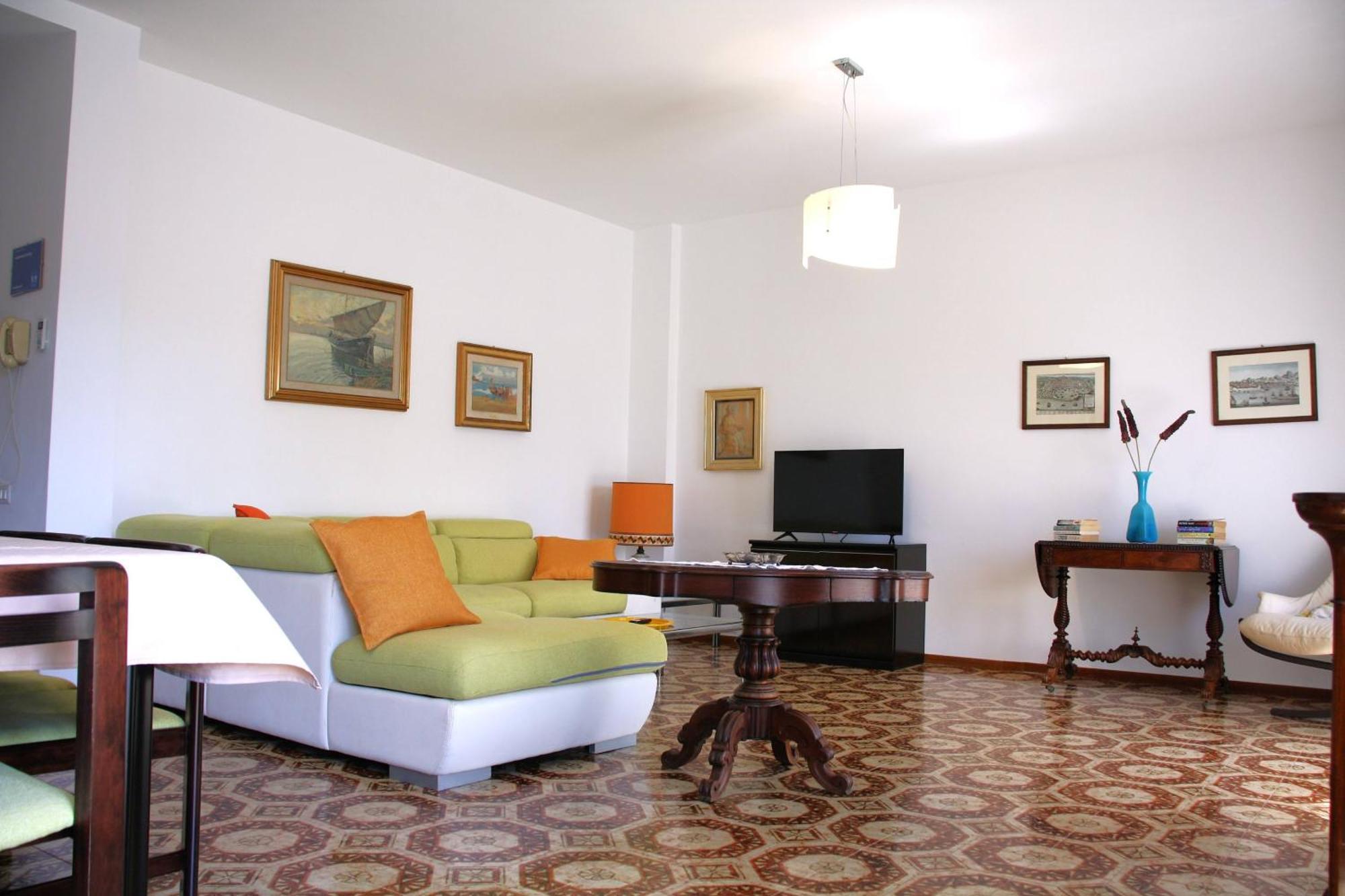 Archimede Lounge Apartment Чефалу Екстериор снимка